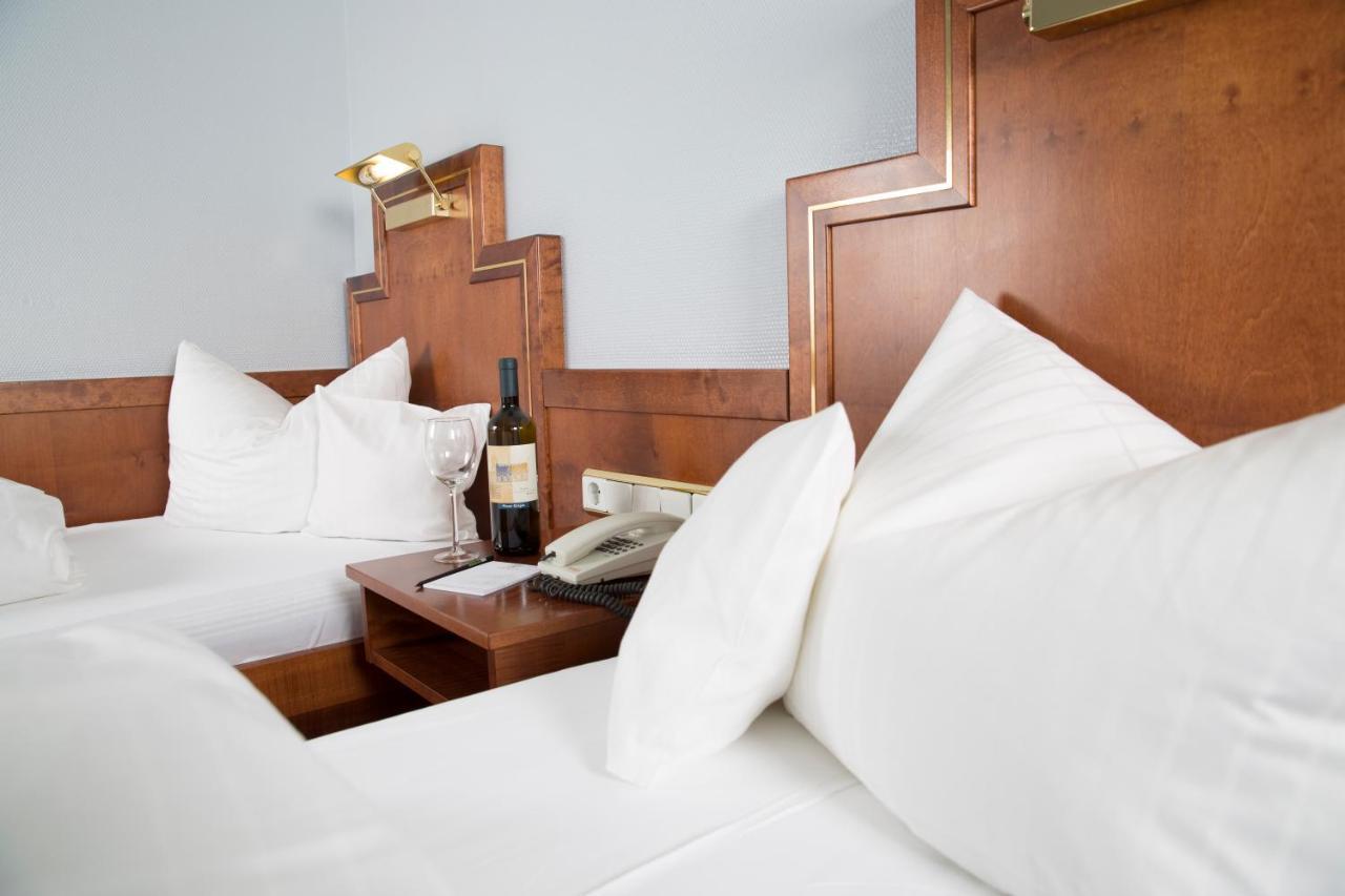 Hotel Dietmayr Ноймаркт  Экстерьер фото