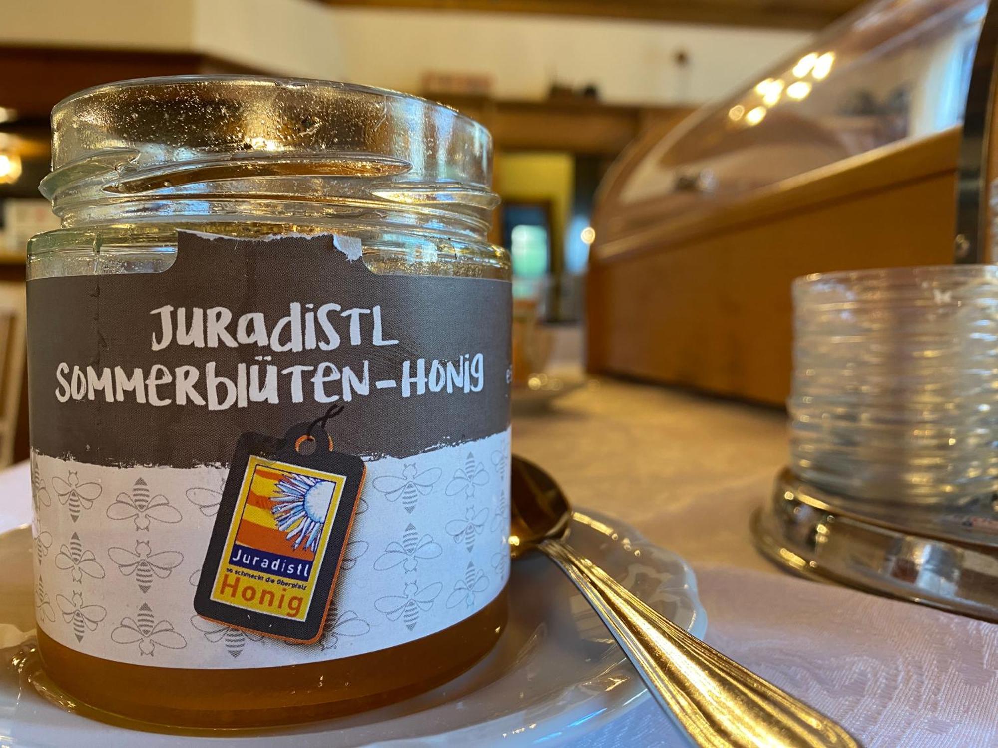Hotel Dietmayr Ноймаркт  Экстерьер фото